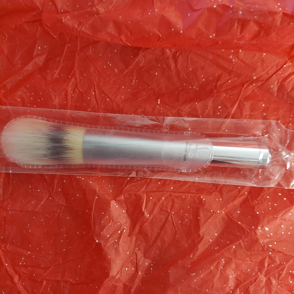 It Cosmetics Makeup Brush Set - Picture 5 of 16